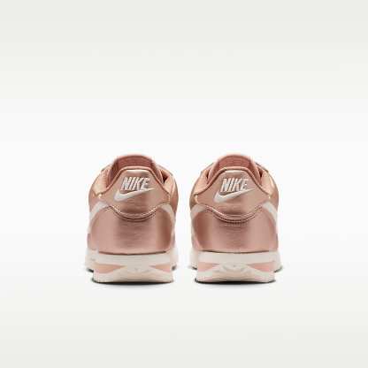 Nike Cortez Schuh (Damen) – Metallic Red Bronze/Rose Whisper/Sail