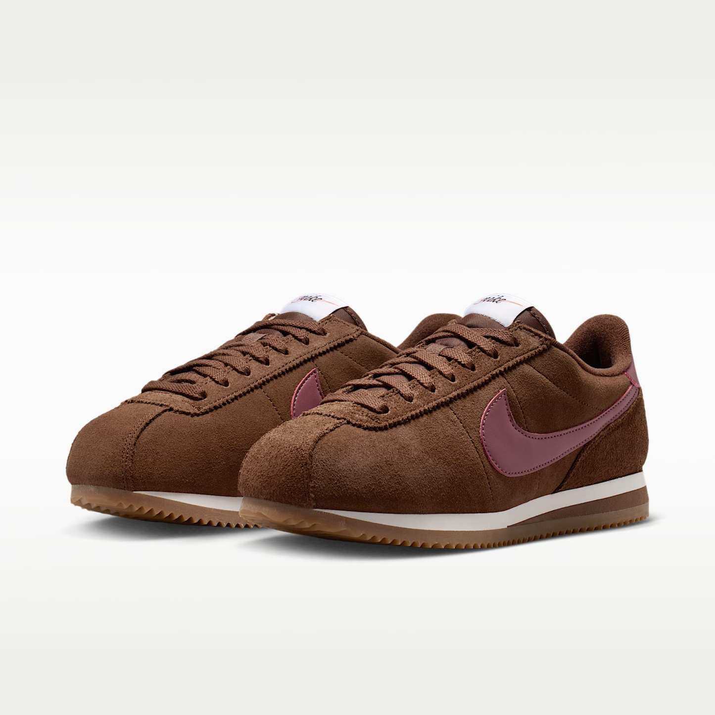 Nike Cortez Schuh (Damen) – Cacao Wow/Sail/Gum Light Brown/Pink Smoke