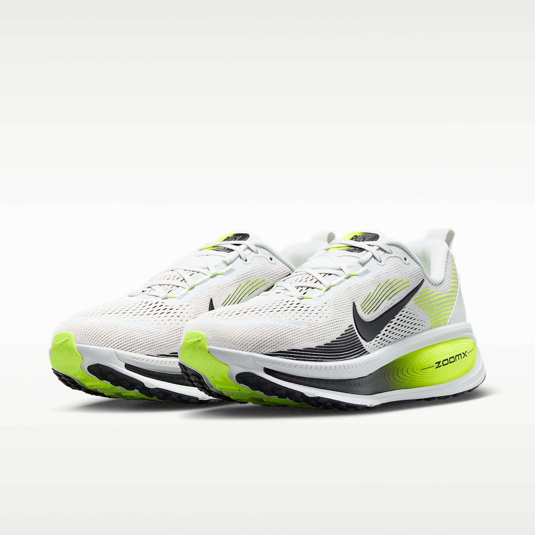 Nike Vomero 18 Straßenlaufschuh (Herren) – Photon Dust/Volt/Schwarz