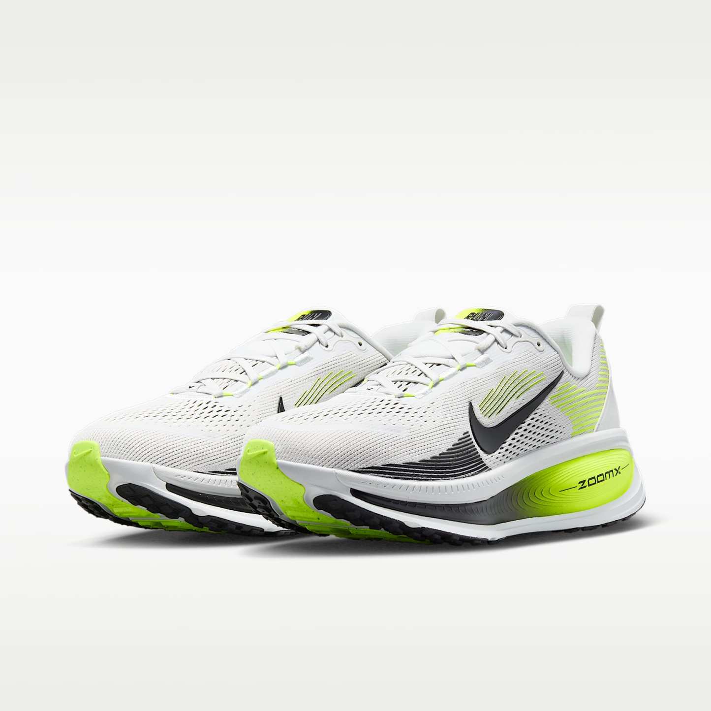 Nike Vomero 18 Straßenlaufschuh (Herren) – Photon Dust/Volt/Schwarz