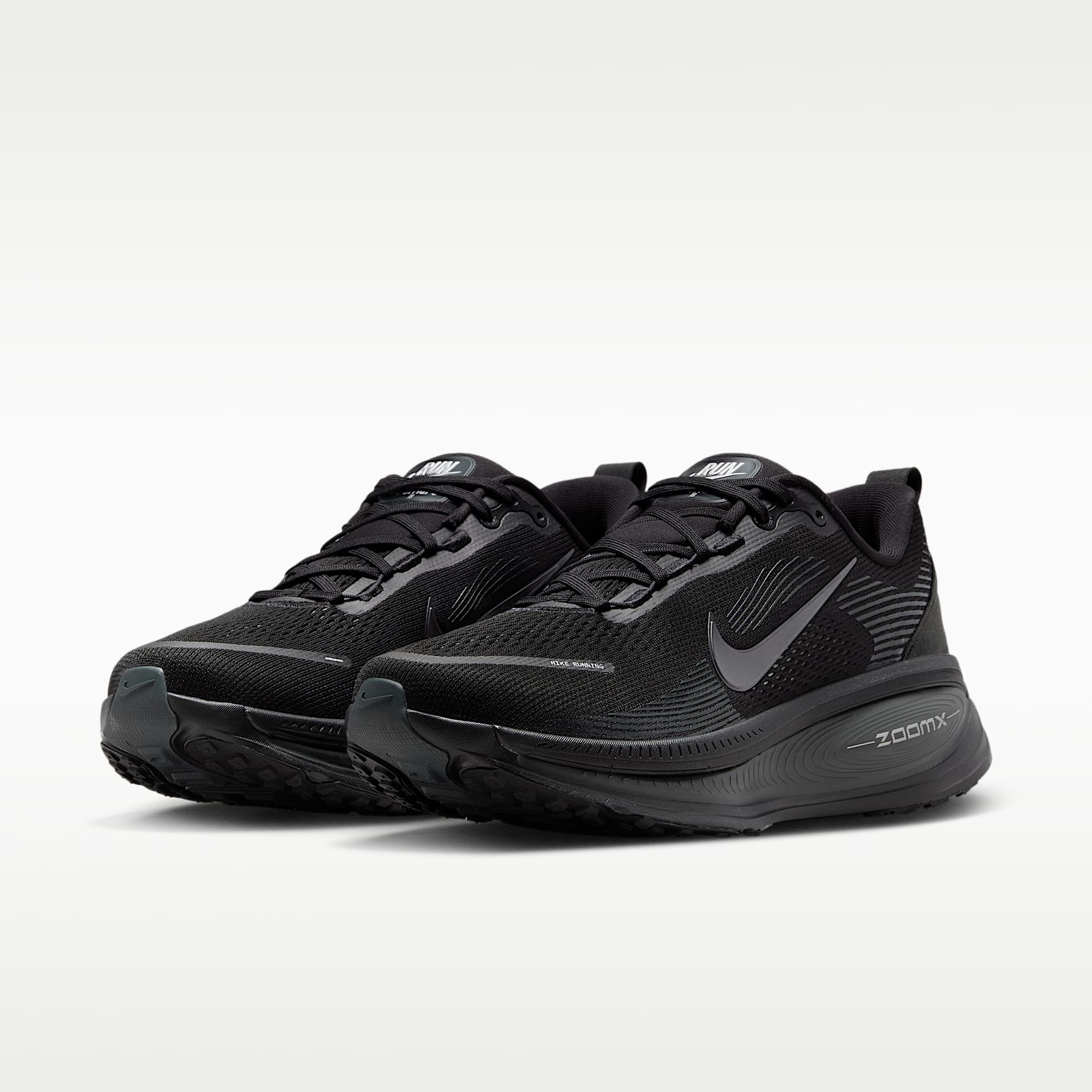 Nike Vomero 18 Straßenlaufschuh (Herren) – Schwarz/Dark Smoke Grey/Light Smoke Grey/Schwarz