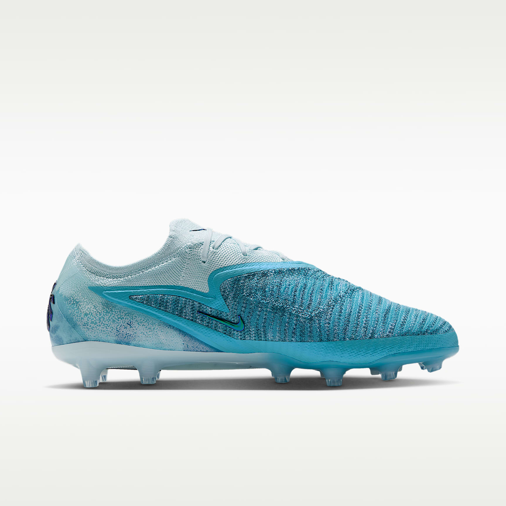 Nike Phantom 6 Low Elite "Erling Haaland" Fußballschuh für Kunstrasen – Baltic Blue/Glacier Blue/Blue Eclipse