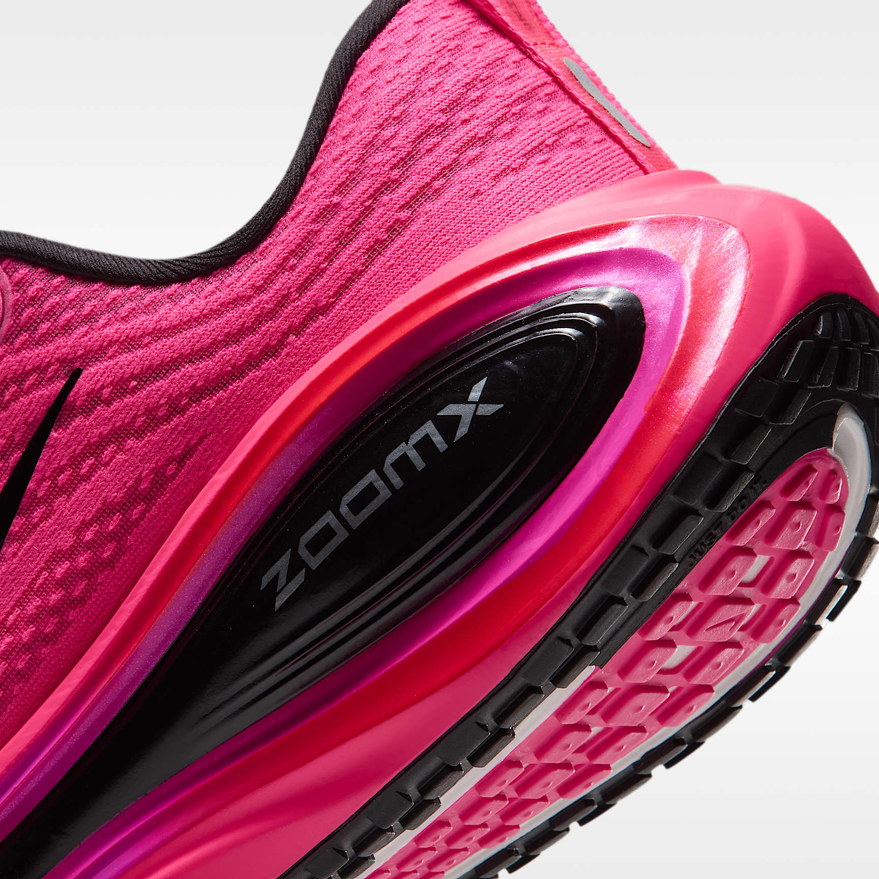 Nike Vomero Plus Straßenlaufschuh (Damen) – Schwarz/Hyper Pink/Fuchsia Blast/Schwarz