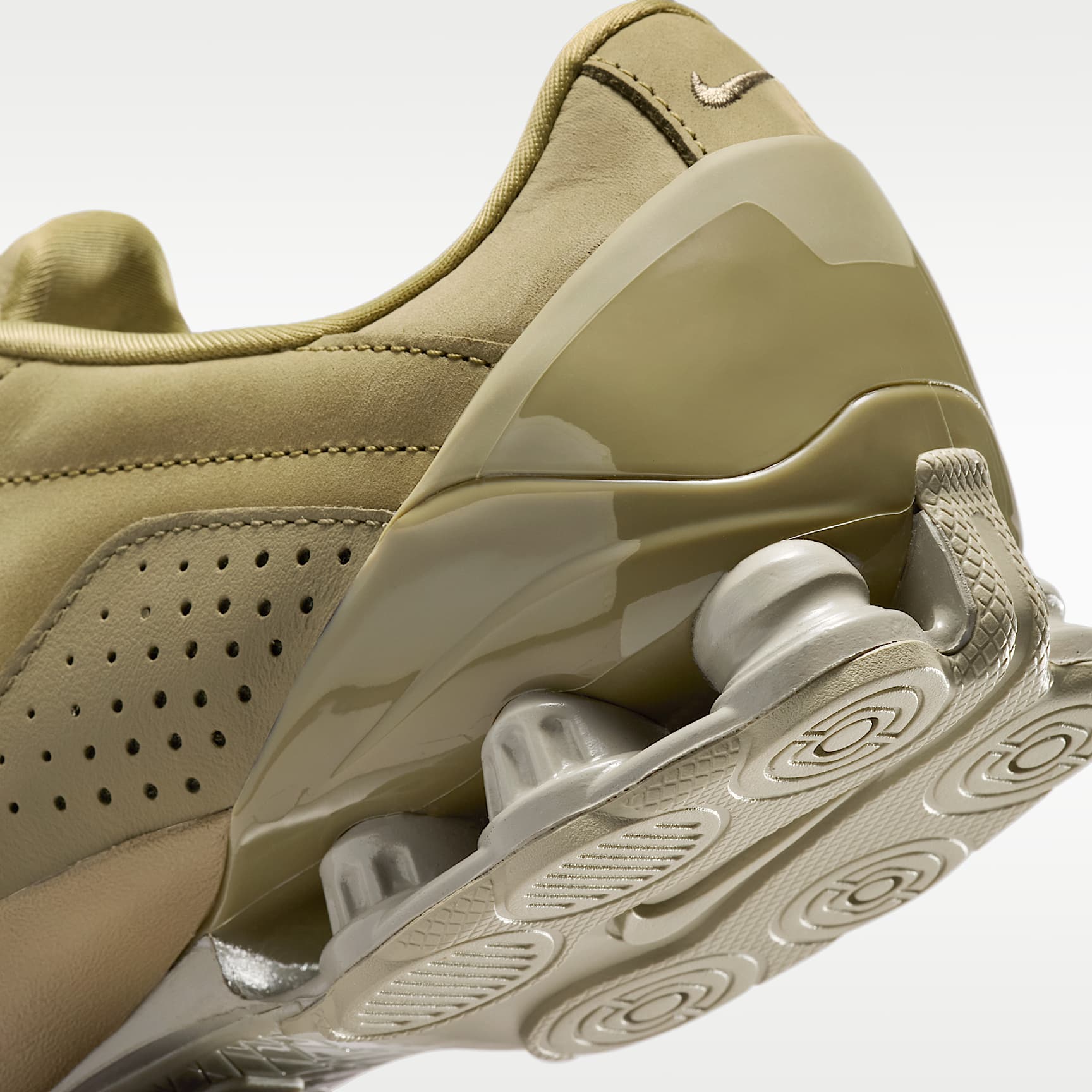 Nike Total 90 Shox Magia Damenschuh – Neutral Olive/Matte Olive/Stone/Metallic Silver