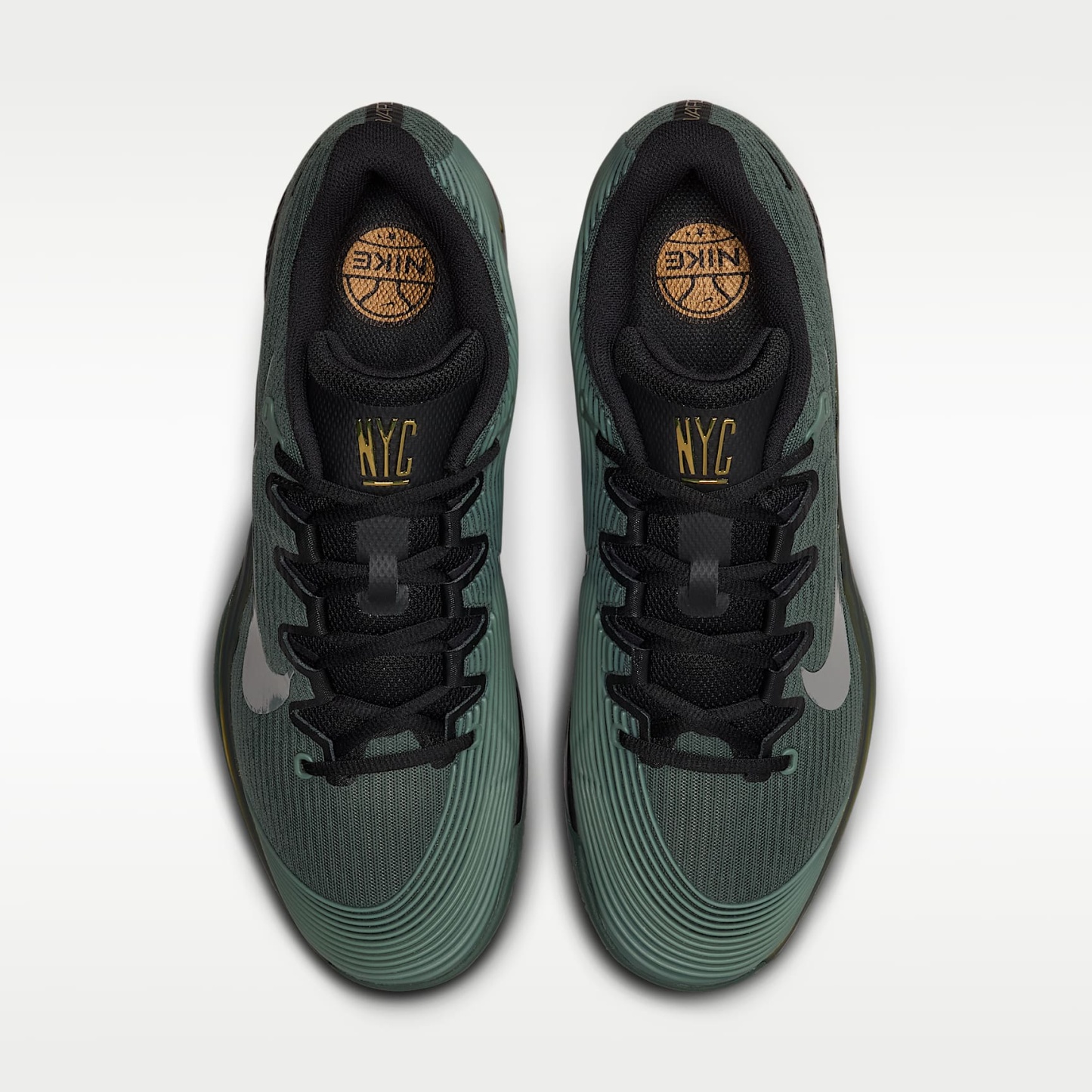 Nike Vapor 12 PRM Tennisschuhe für Clay Courts (Herren) – Camo Green/Metallic Gold/Schwarz/Pure Platinum