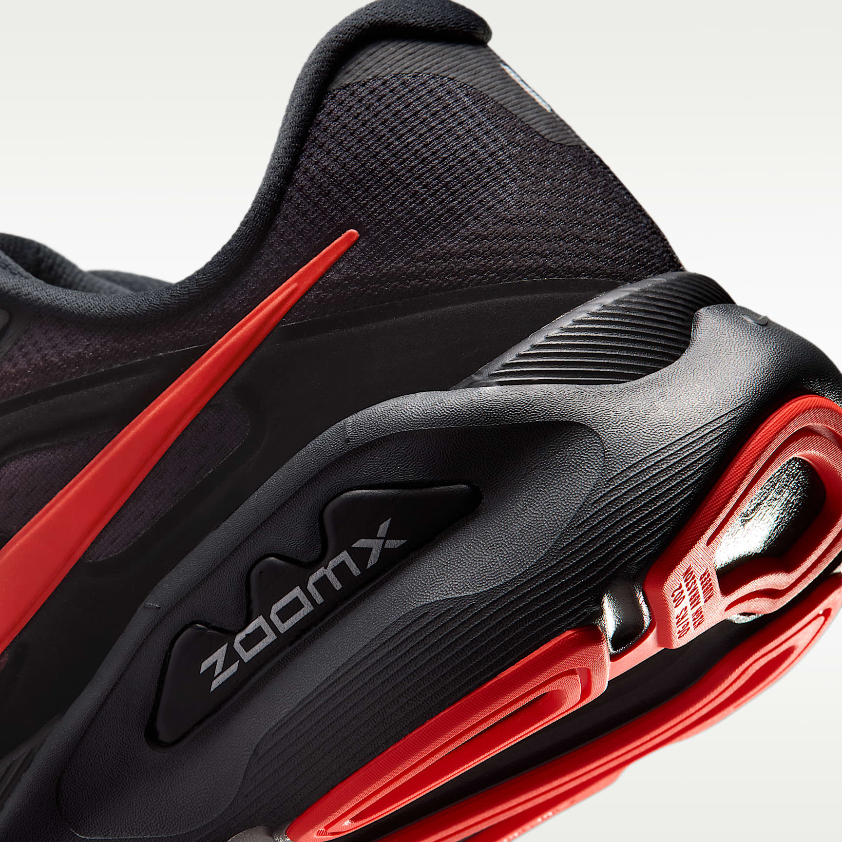 Nike Structure Plus Straßenlaufschuh (Herren) – Schwarz/University Red/Dark Smoke Grey/Bright Crimson
