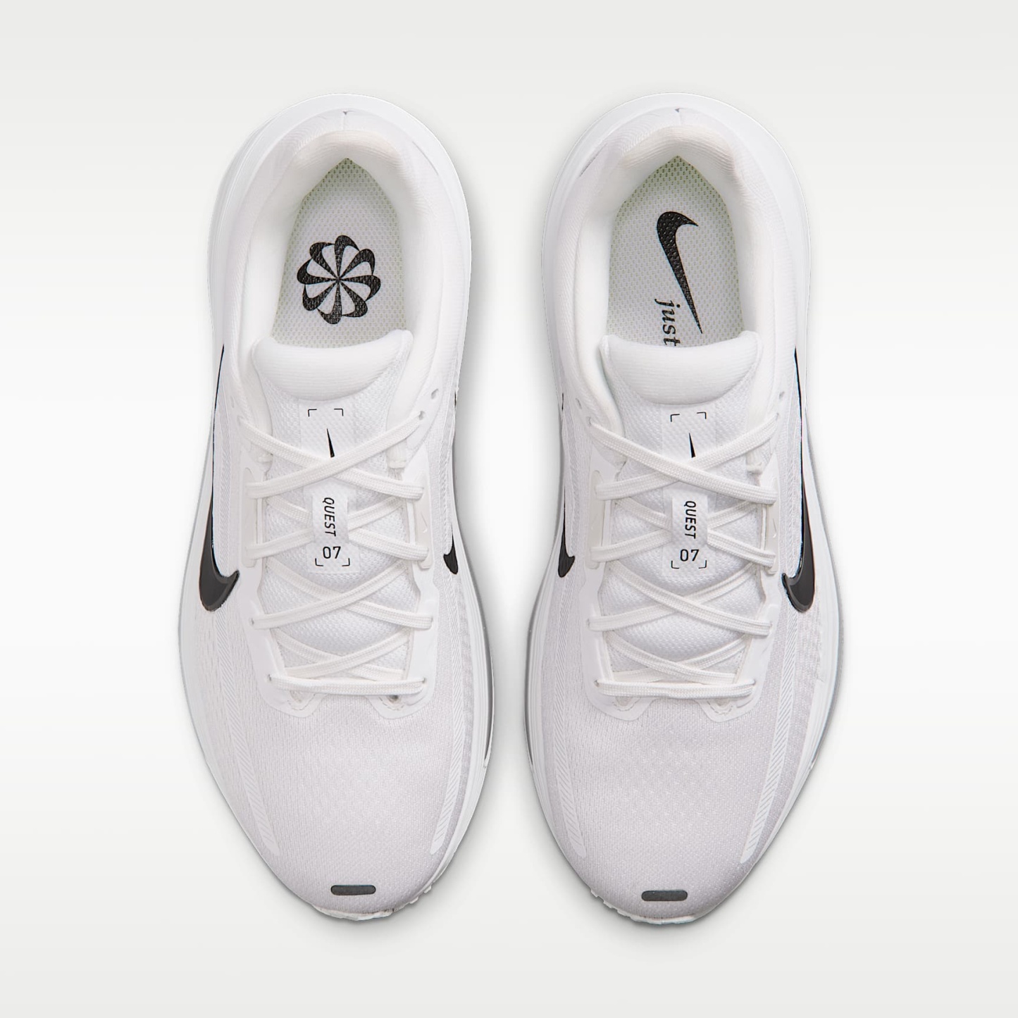 Nike Quest 7 Straßenlaufschuhe (Damen) – Summit White/Weiß/Metallic Silver/Schwarz