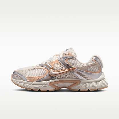 Nike V5 RNR Schuh mit reflektierenden Akzenten (Damen) – Phantom/Chalk/Shimmer/Phantom