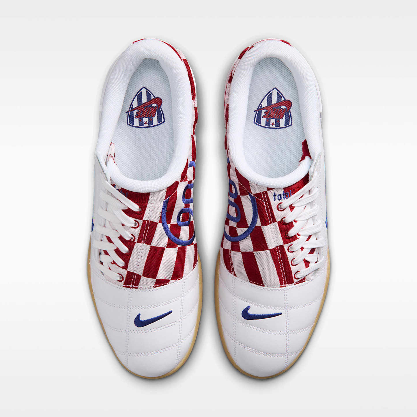 Nike Total 90 Checkered Herrenschuh – Weiß/University Red/Gum Yellow/Deep Royal Blue