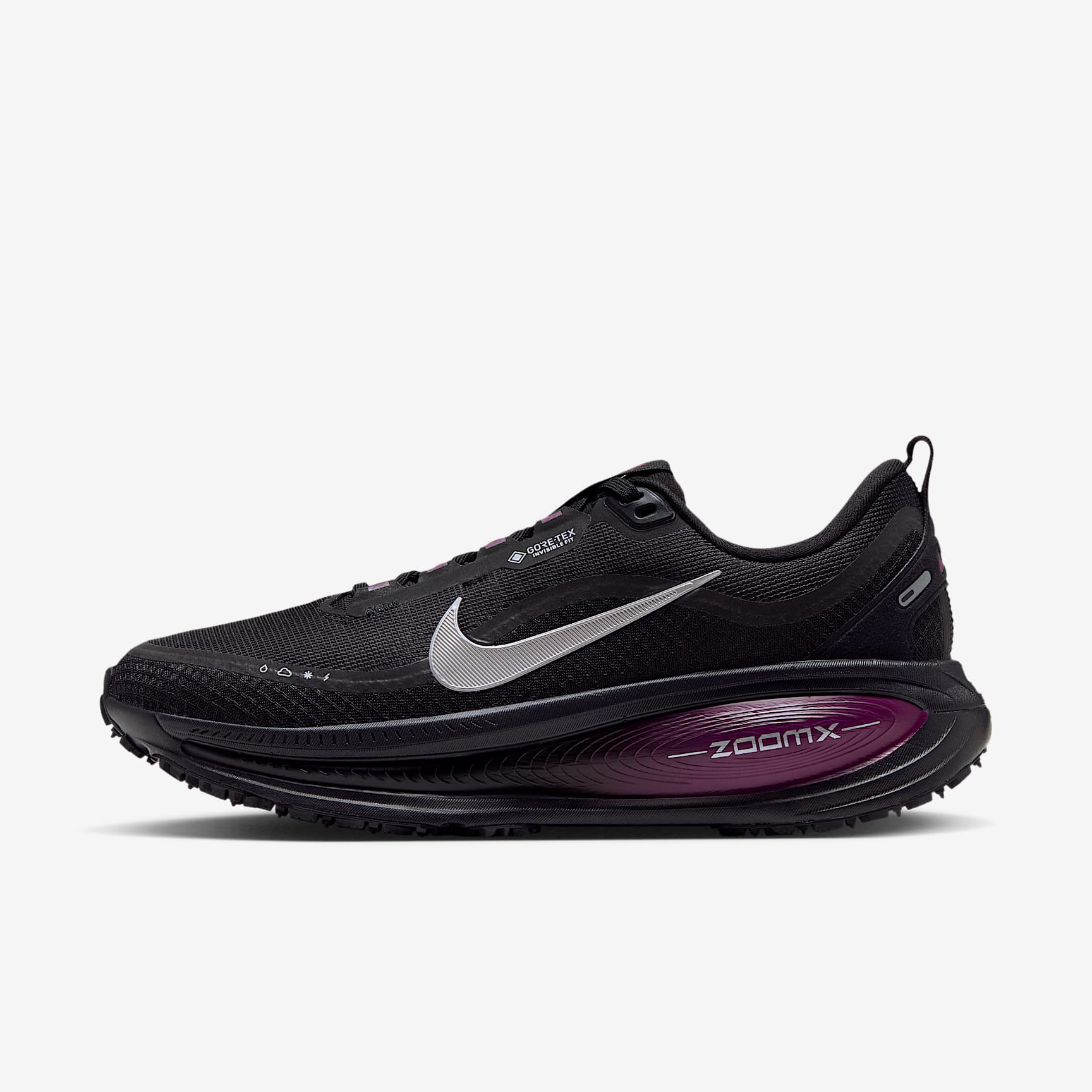 Nike Vomero 18 GORE-TEX Wasserdichter Straßenlaufschuh mit reflektierenden Designakzenten (Damen) – Schwarz/True Berry/Purple Pulse/Metallic Silver