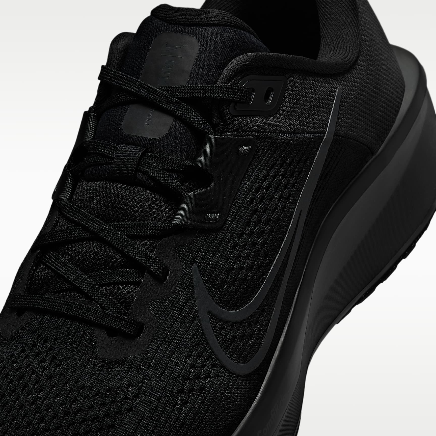 Nike Quest 6 Straßenlaufschuh (Herren) – Schwarz/Dark Smoke Grey