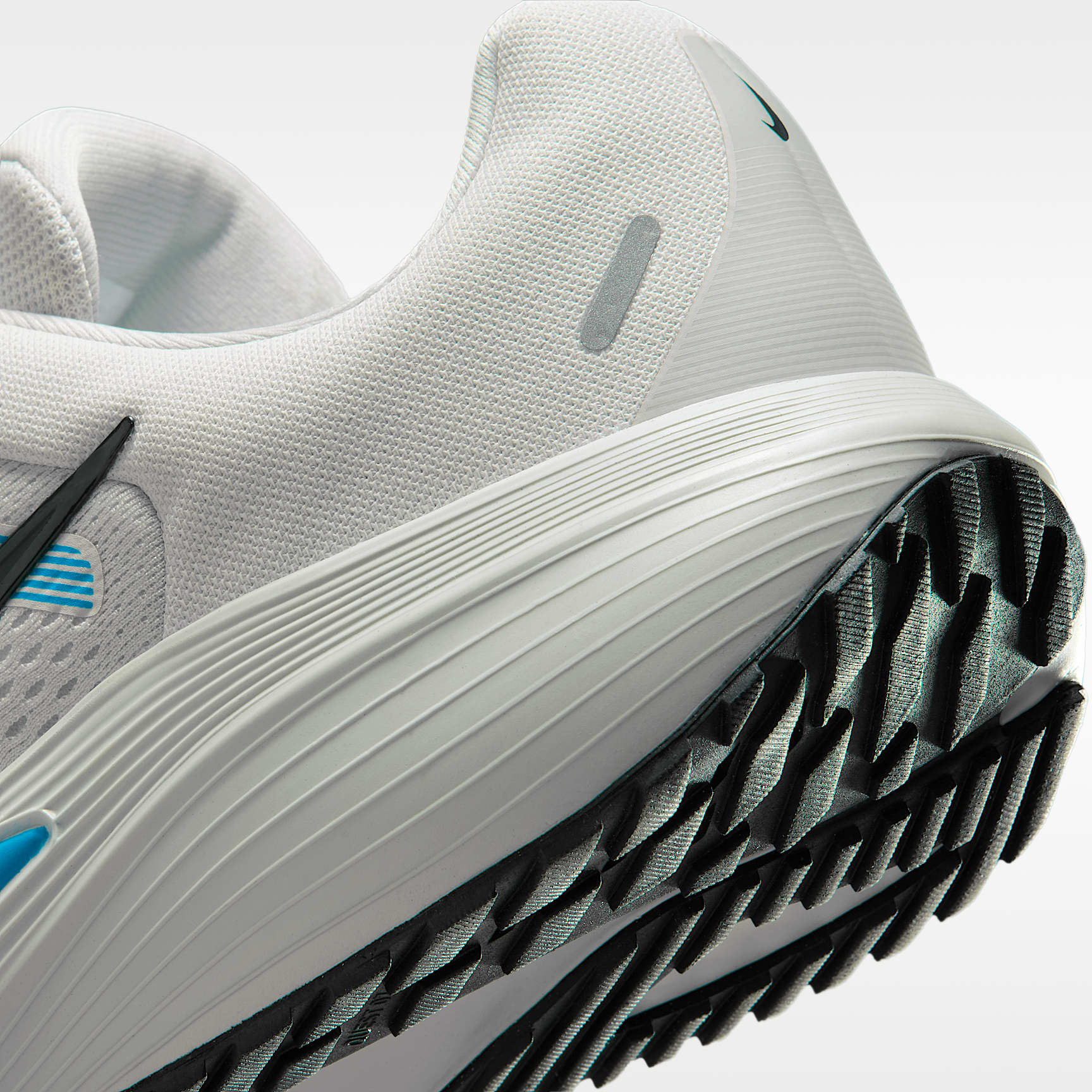 Nike Quest 7 Straßenlaufschuhe (Herren) – Vast Grey/Light Current Blue/Off White/Anthracite