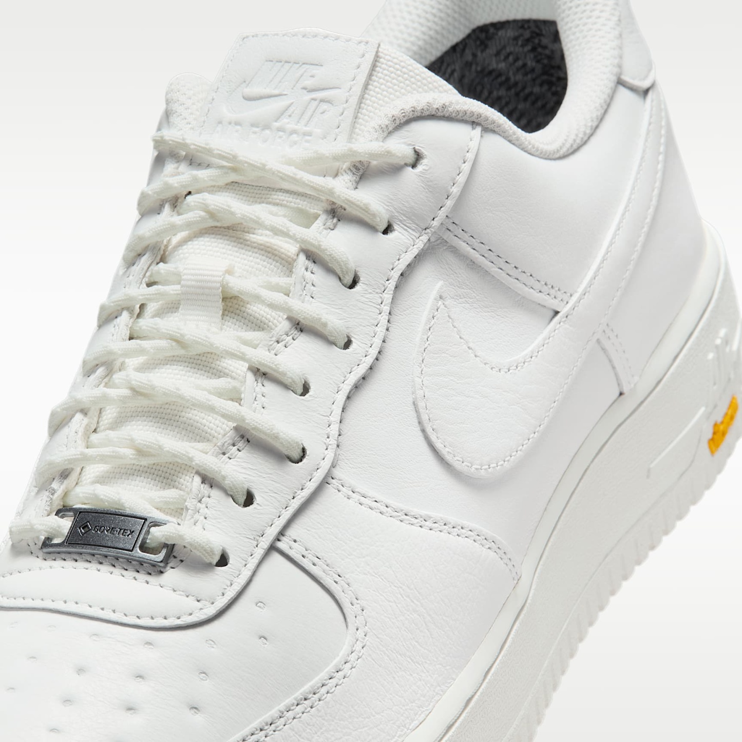 Air Force 1 GORE-TEX Vibram Schuh (Herren) – Summit White/Off White/Speed Yellow/Summit White
