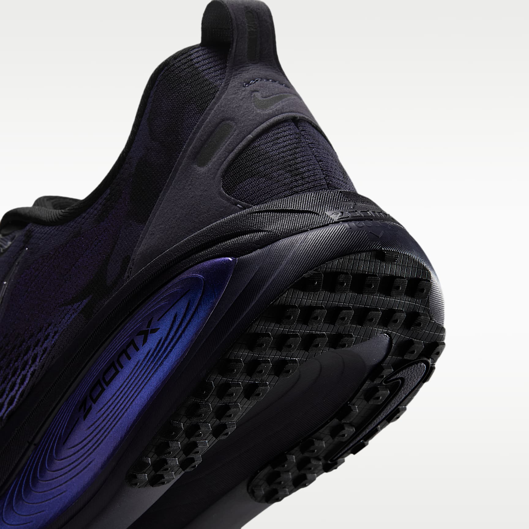 Nike Vomero 18 Straßenlaufschuh (Herren) – Gridiron/Schwarz/Multi-Color