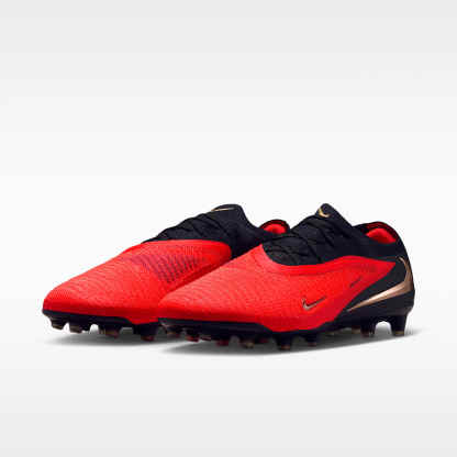 Nike Phantom 6 Low Elite Fußballschuh für Kunstrasen – Bright Crimson/Bright Crimson/Schwarz