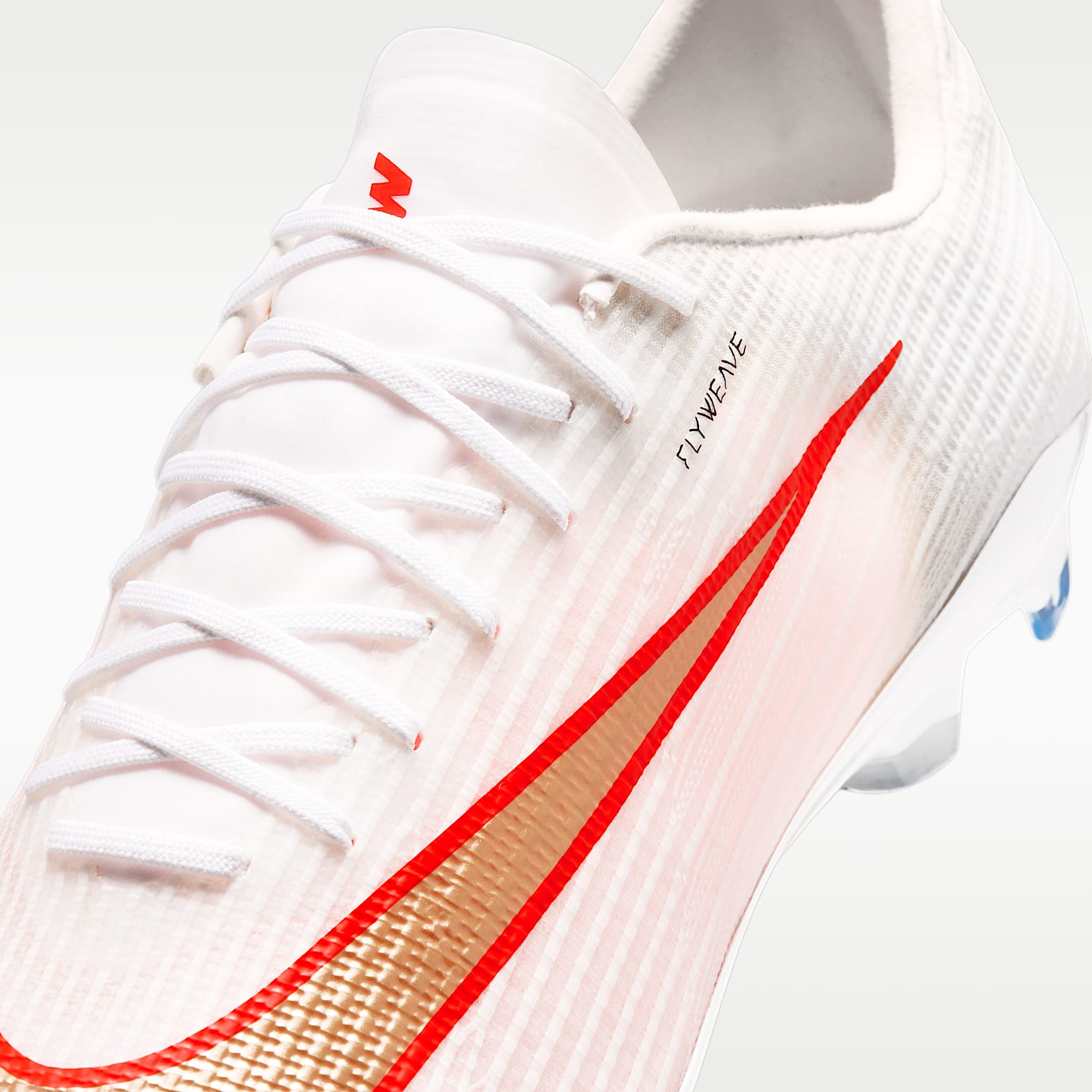 Nike Mercurial Superfly 11 Pro Low-Top-Fußballschuh für normalen Rasen – Weiß/Bright Crimson/Blur