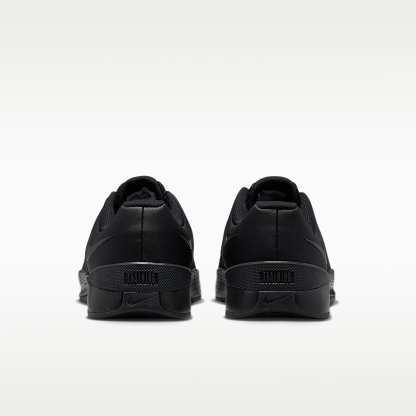 Nike MC Trainer 4 Trainingsschuh (Damen) – Schwarz/Dark Smoke Grey