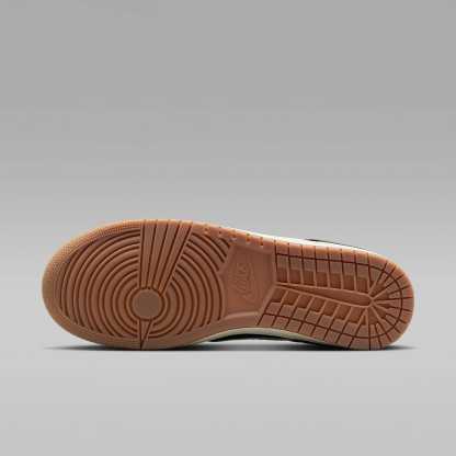 Air Jordan Skyline Low Herrenschuh – Schwarz/Anthracite/Gum Medium Brown/Summit White