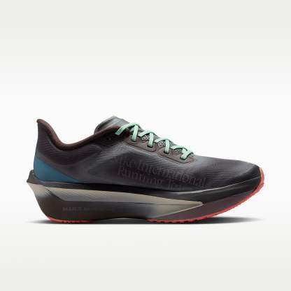 Nike Zoom Fly 6 Straßenlaufschuh für Wettkämpfe (Herren) – Baroque Brown/Smoke Grey/Ironstone/Schwarz