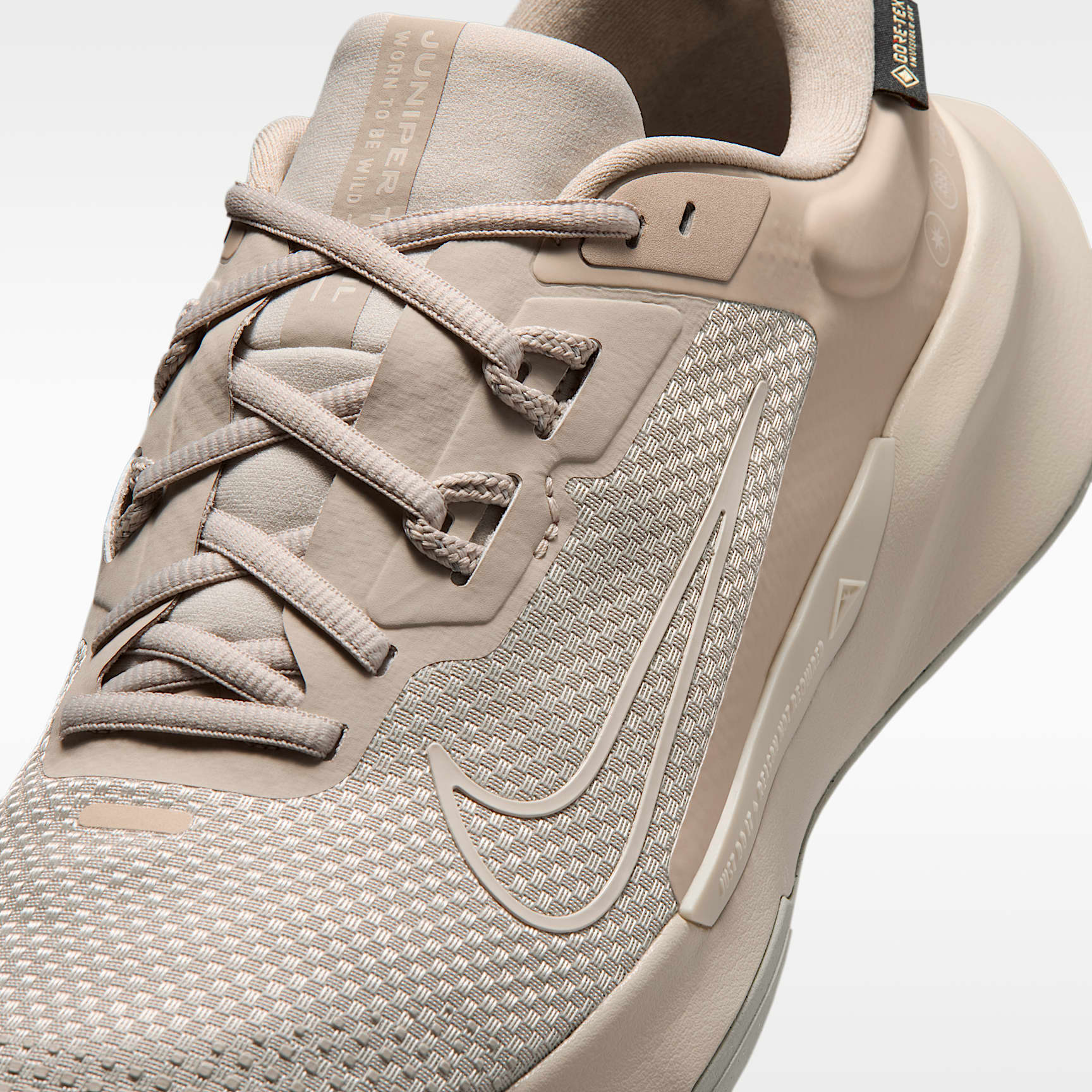Nike Juniper Trail 2 GORE-TEX wasserdichter Traillaufschuh für Herren – Cream II/Light Orewood Brown