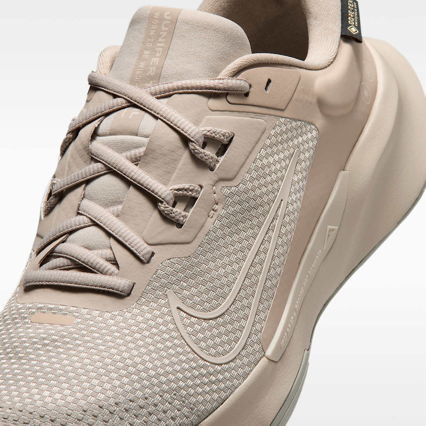 Nike Juniper Trail 2 GORE-TEX wasserdichter Traillaufschuh für Herren – Cream II/Light Orewood Brown