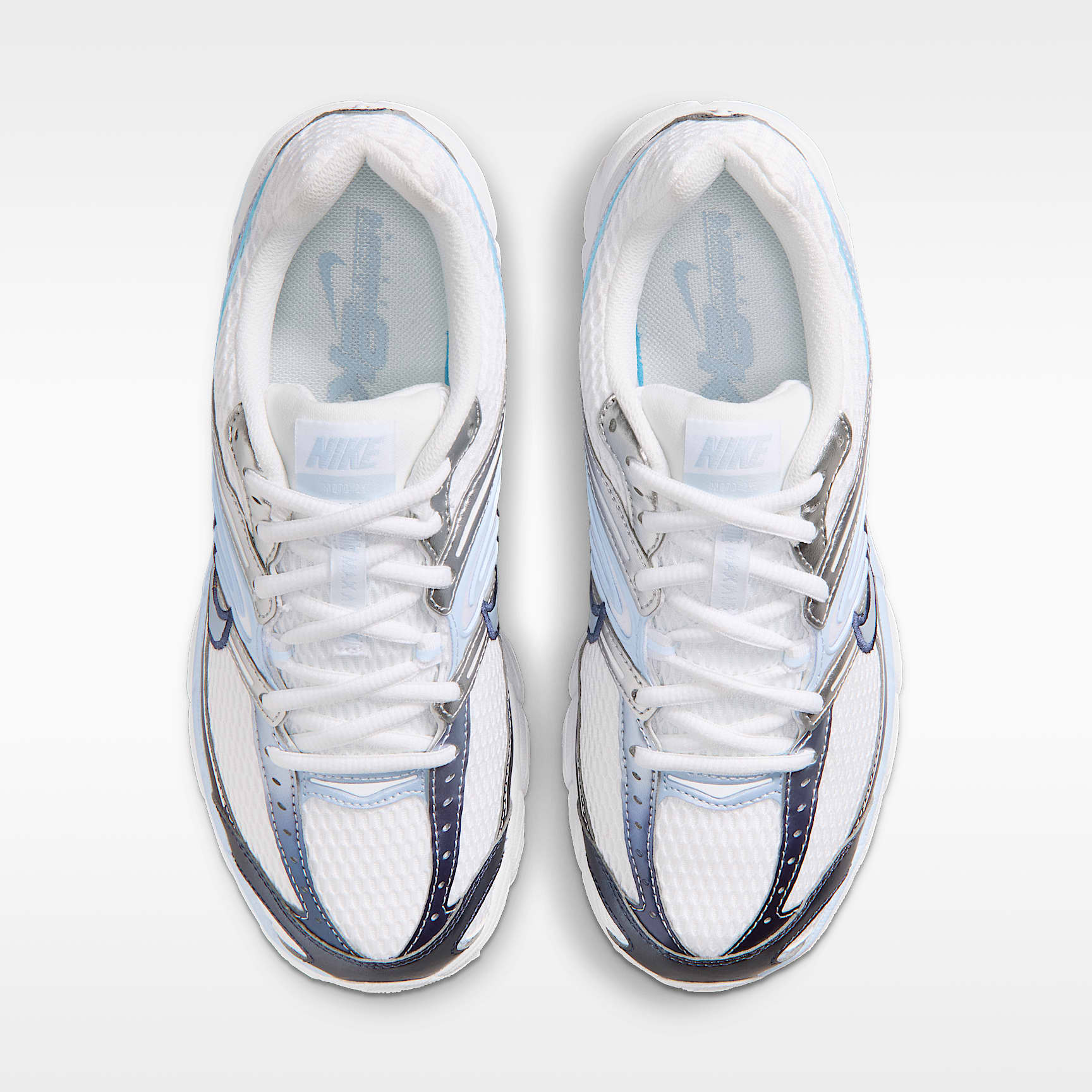 Nike Air Max Moto 2K Schuh (Damen) – Weiß/Metallic Silver/Midnight Navy/Hydrogen Blue