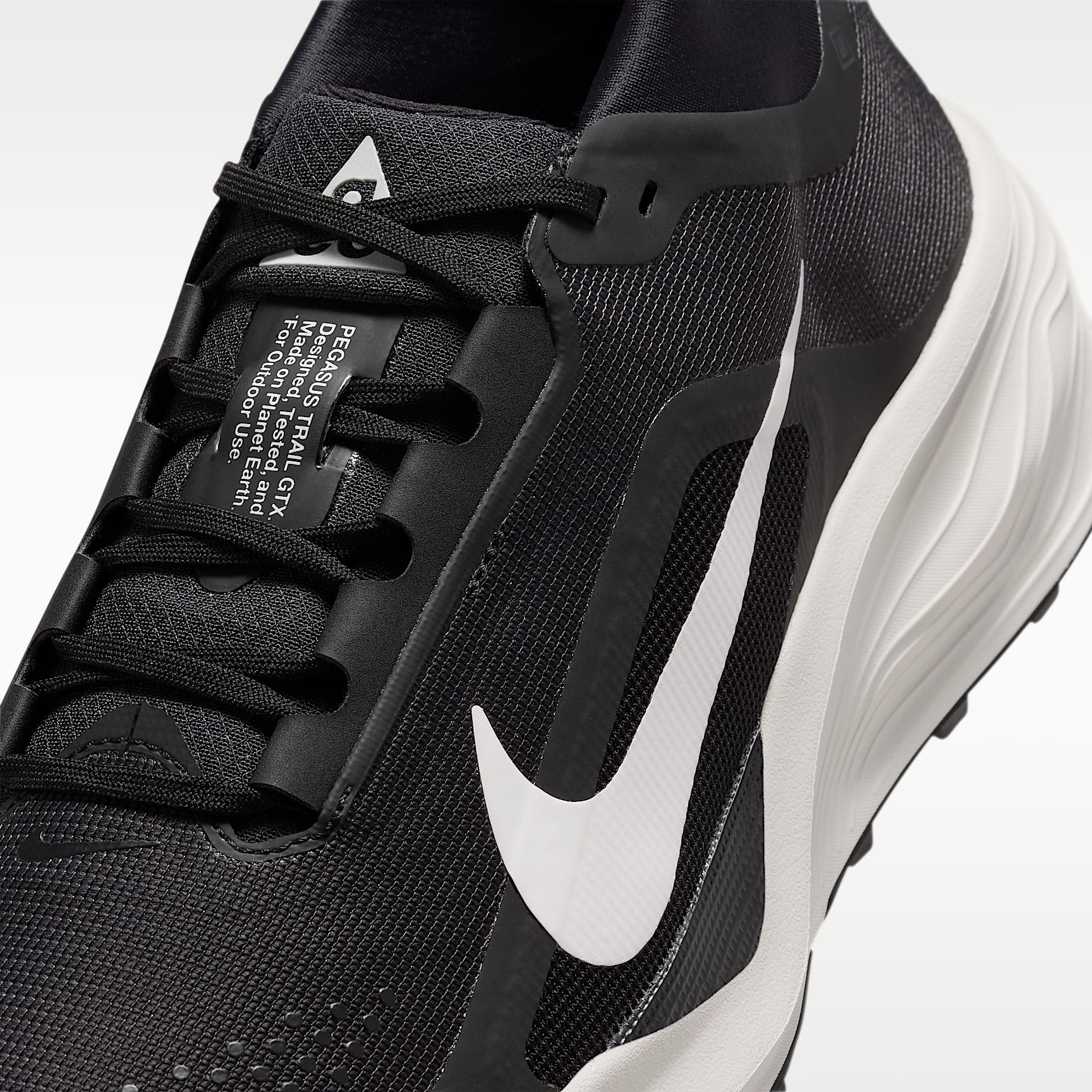 ACG Pegasus Trail GORE-TEX wasserdichter Traillaufschuh (Herren) – Schwarz/Light Orewood Brown/Anthracite/Summit White