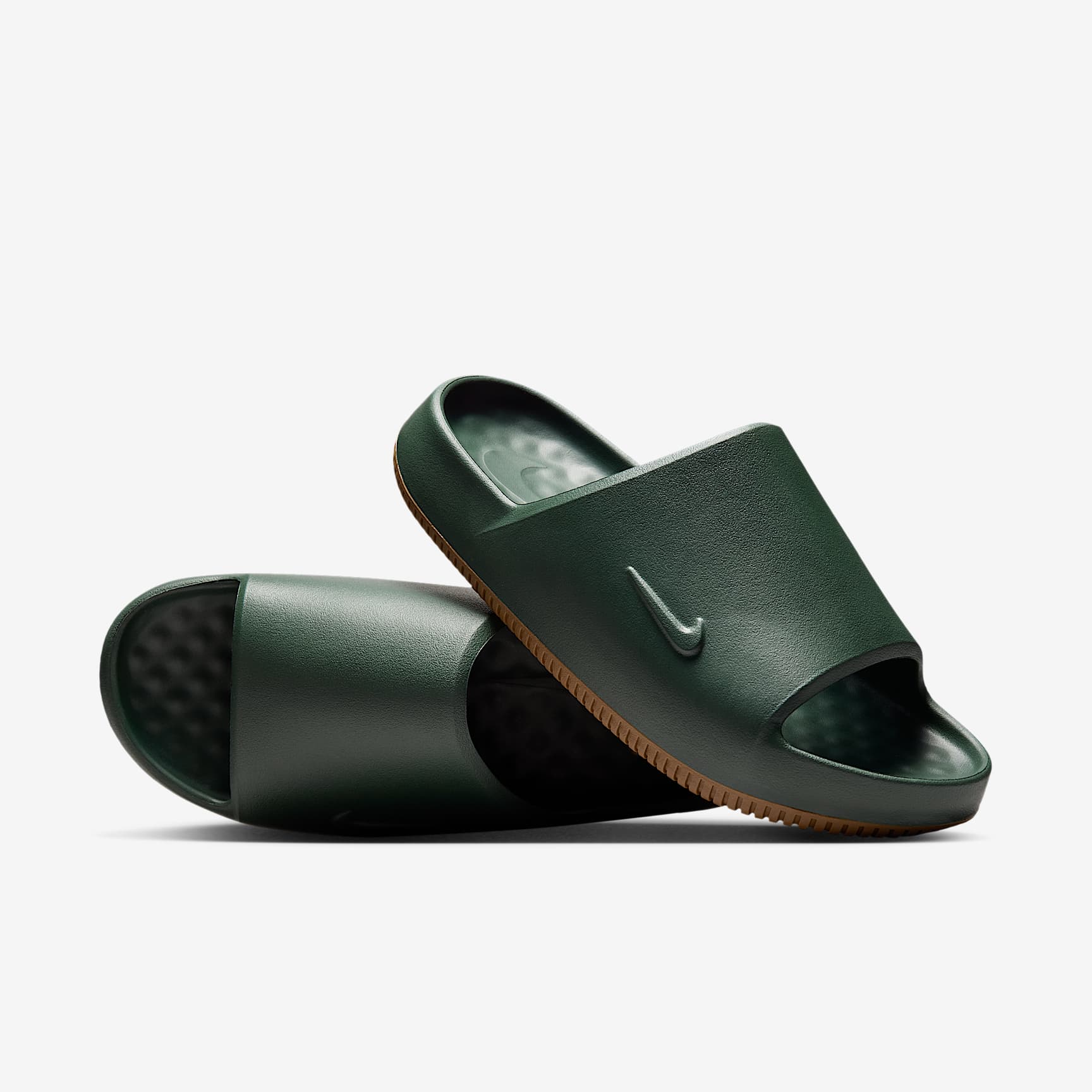 Nike Calm 2.0 Slides (Herren) – Fir/Gum Medium Brown