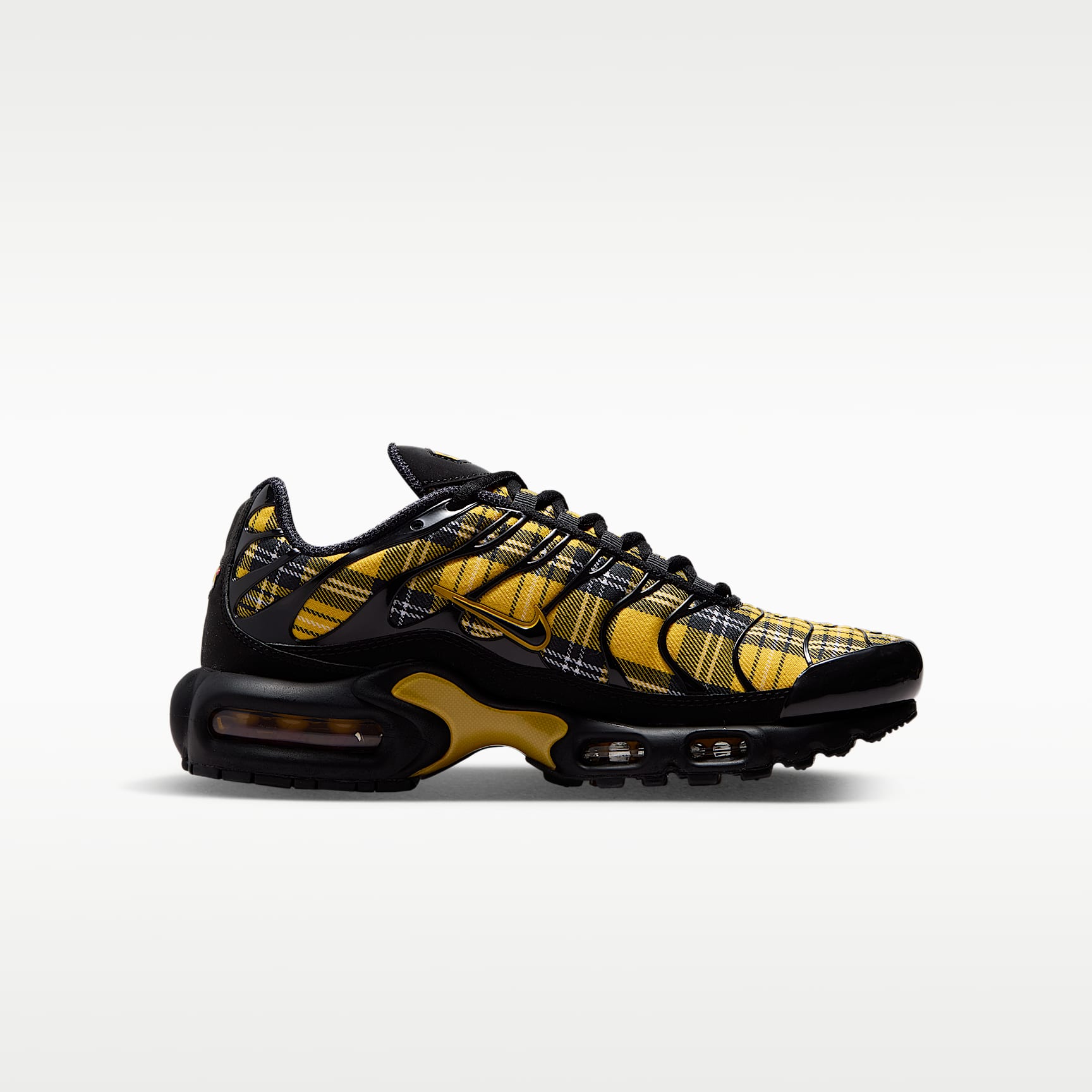 Nike Air Max Plus Schuh (Damen) – Schwarz/Weiß/Yellow Ochre