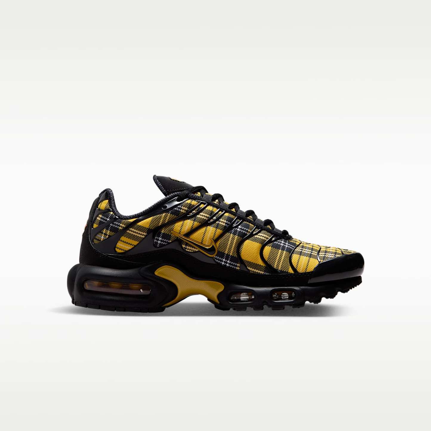 Nike Air Max Plus Schuh (Damen) – Schwarz/Weiß/Yellow Ochre