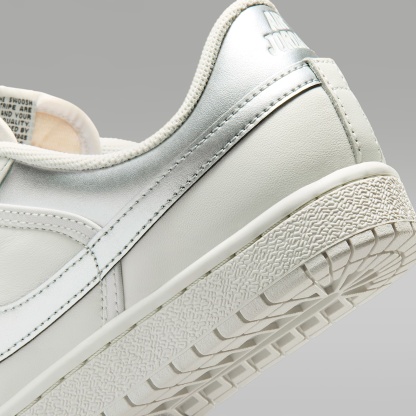 Air Jordan Skyline Low Damenschuh – Swan/Schwarz/Metallic Silver
