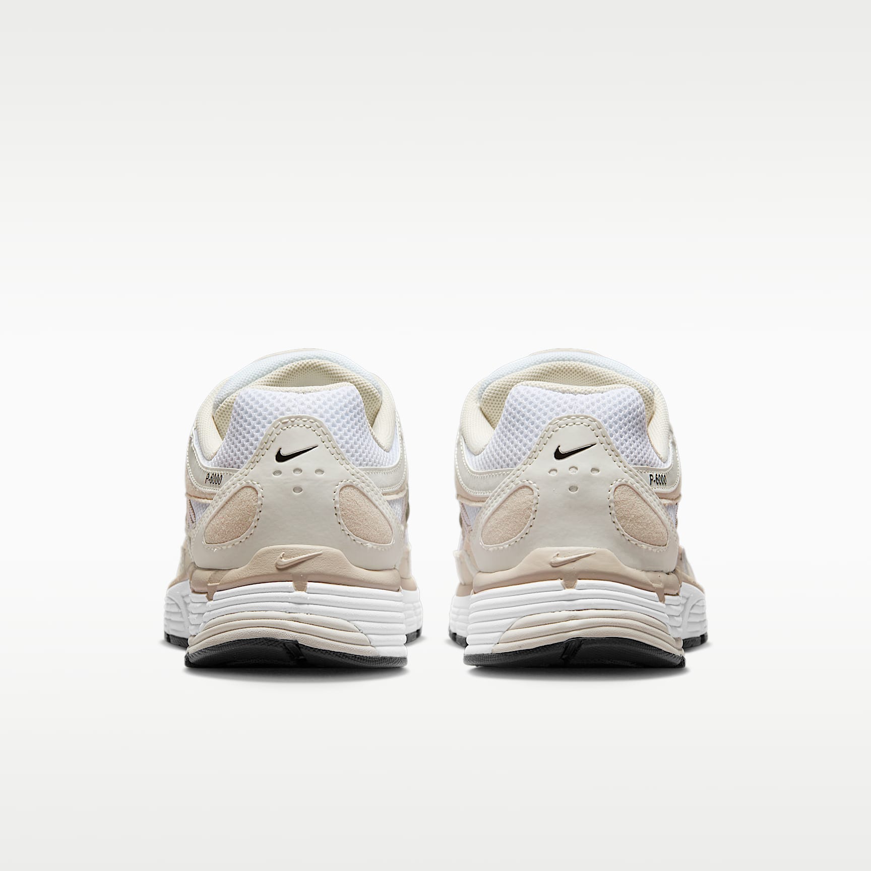 Nike P-6000 Damenschuh – Light Orewood Brown/Weiß/Metallic Summit White/Schwarz