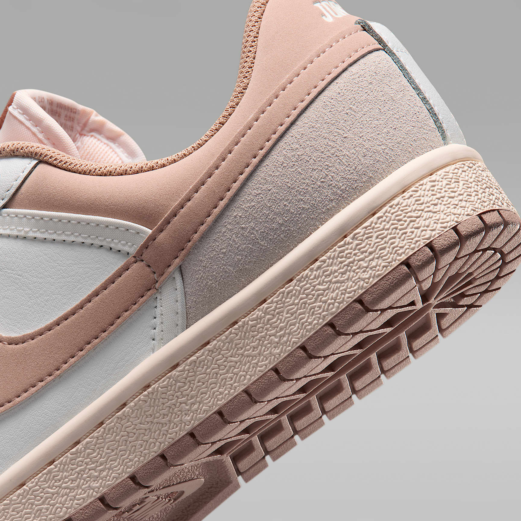 Air Jordan Skyline Low Damenschuh – Summit White/Sail/Legend Medium Brown