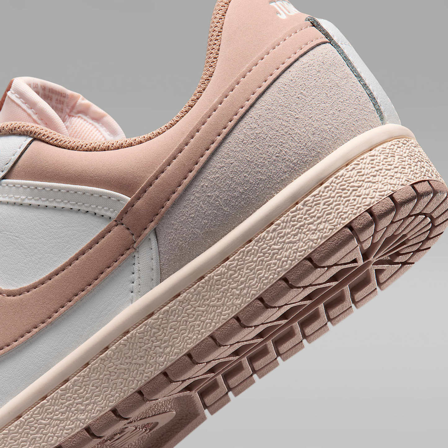 Air Jordan Skyline Low Damenschuh – Summit White/Sail/Legend Medium Brown
