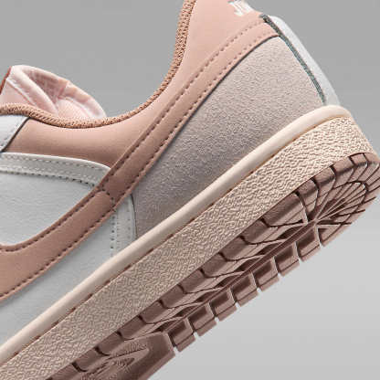 Air Jordan Skyline Low Damenschuh – Summit White/Sail/Legend Medium Brown