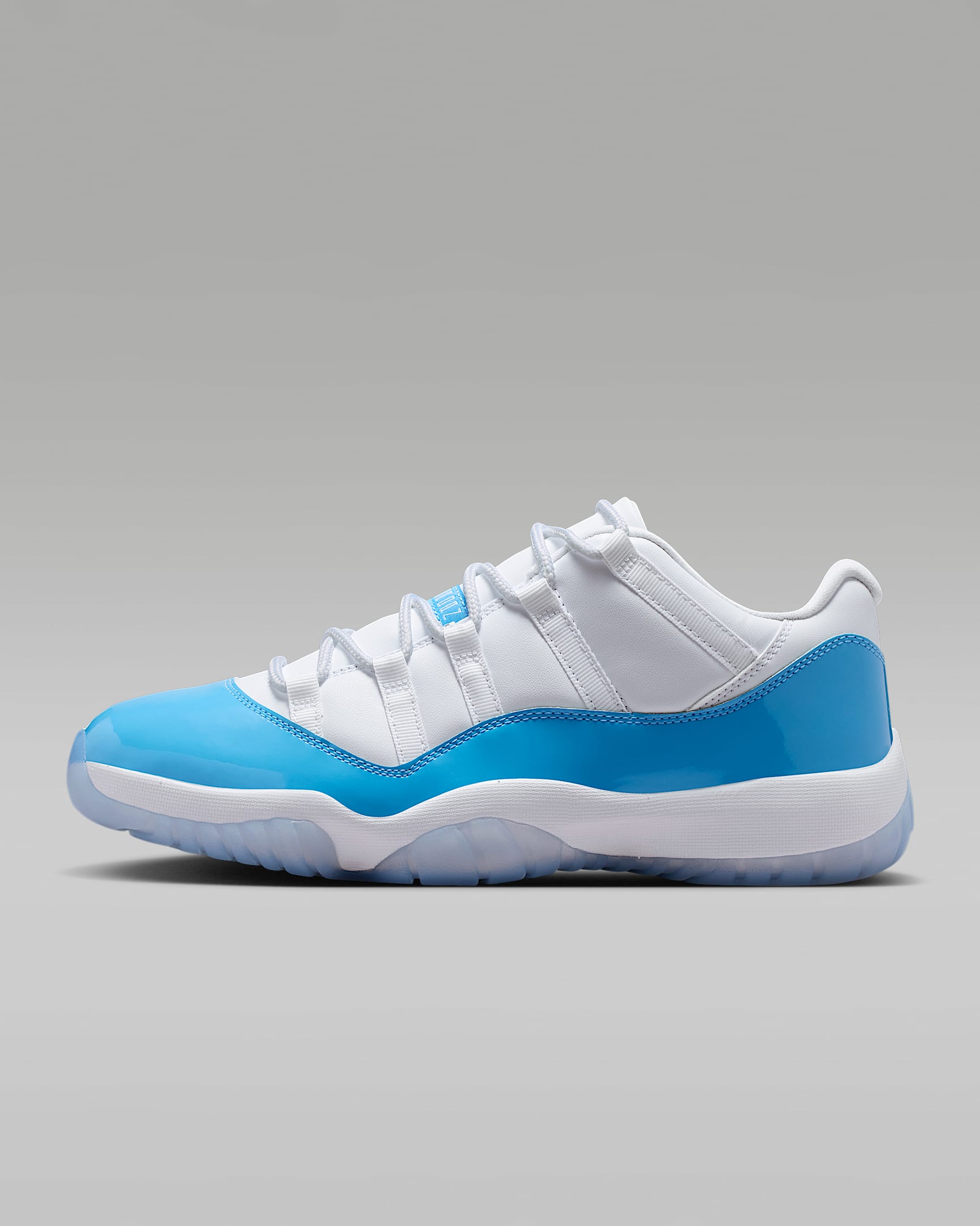 Air Jordan 11 Retro Low "University Blue" Schuh (Herren) – Weiß/Schwarz/University Blue