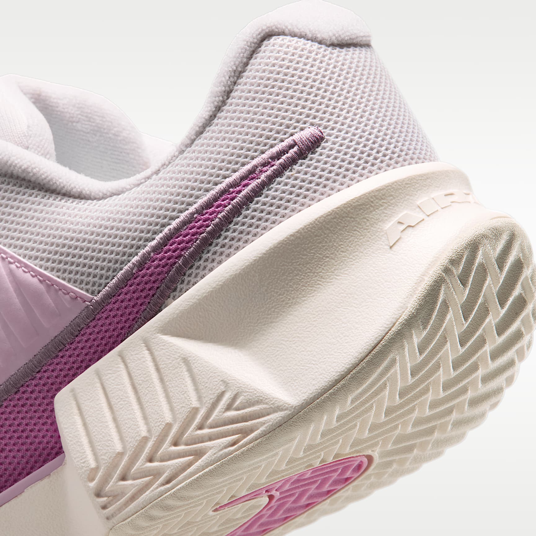 Nike GP Challenge Pro PRM Tennisschuh für den Clay Court (Damen) – Pearl Pink/Pink Foam/Chalk/Light Magenta