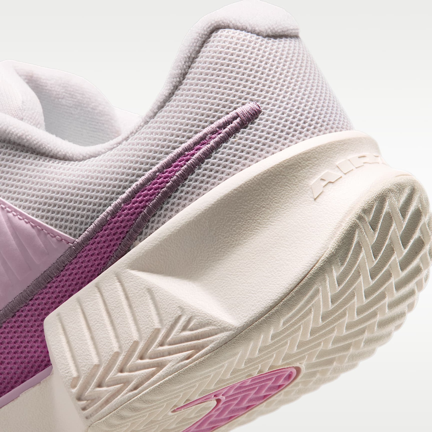 Nike GP Challenge Pro PRM Tennisschuh für den Clay Court (Damen) – Pearl Pink/Pink Foam/Chalk/Light Magenta