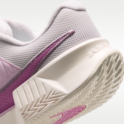 Nike GP Challenge Pro PRM Tennisschuh für den Clay Court (Damen) – Pearl Pink/Pink Foam/Chalk/Light Magenta