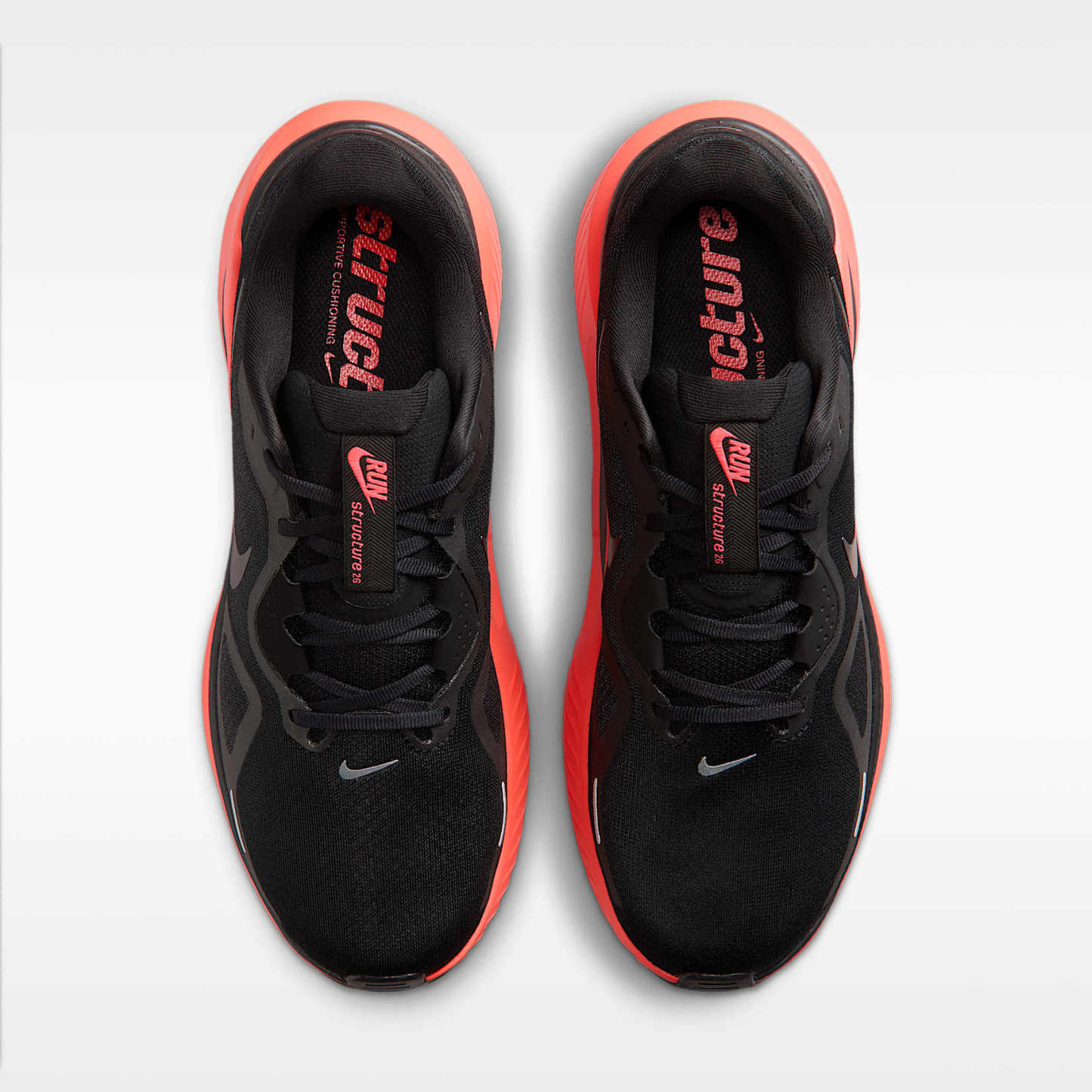 Nike Structure 26 Straßenlaufschuh (Herren) – Schwarz/Bright Crimson/Dark Smoke Grey/Metallic Dark Grey