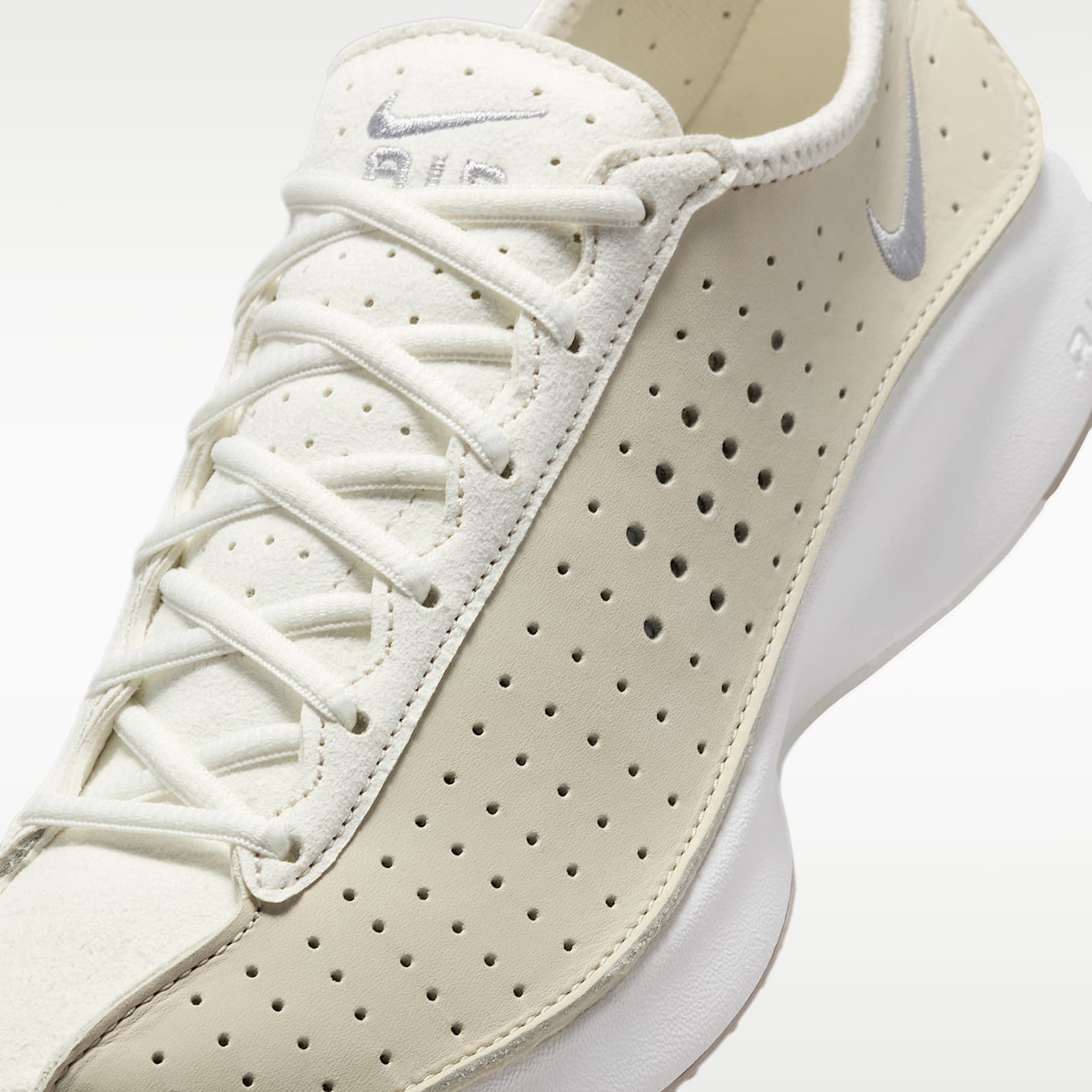 Nike Air Superfly Schuh (Damen) – Coconut Milk/Sail/Classic Stone/Metallic Silver