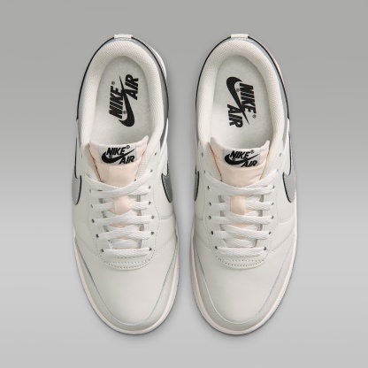 Air Jordan Skyline Low Damenschuh – Swan/Schwarz/Metallic Silver