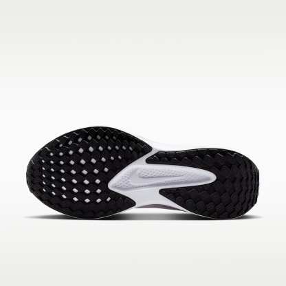 Nike Quest 6 Straßenlaufschuh (Damen) – Weiß/Schwarz/Bright Violet/Sapphire