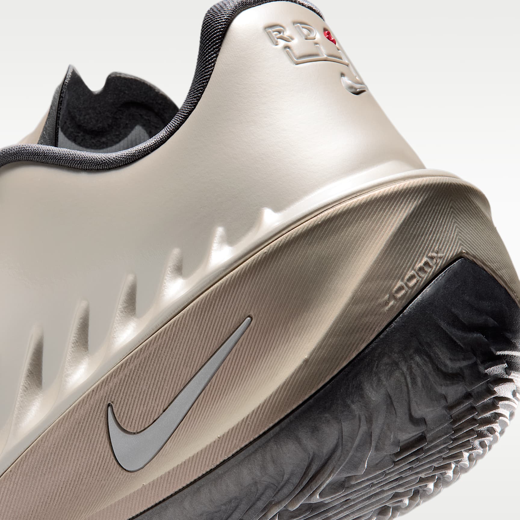 Nike G.T. Cut 4 "Rob Dillingham" Basketballschuh – Metallic Silver/Iron Grey