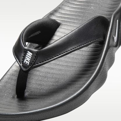 Nike Marina Slides (Damen) – Schwarz/Weiß