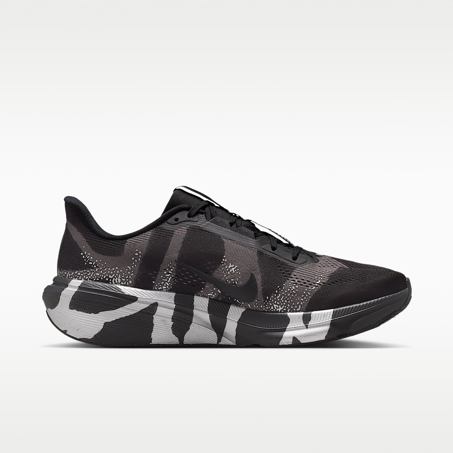 Nike Pegasus 42 Straßenlaufschuh (Herren) – Schwarz/Medium Ash/Metallic Silver/Schwarz