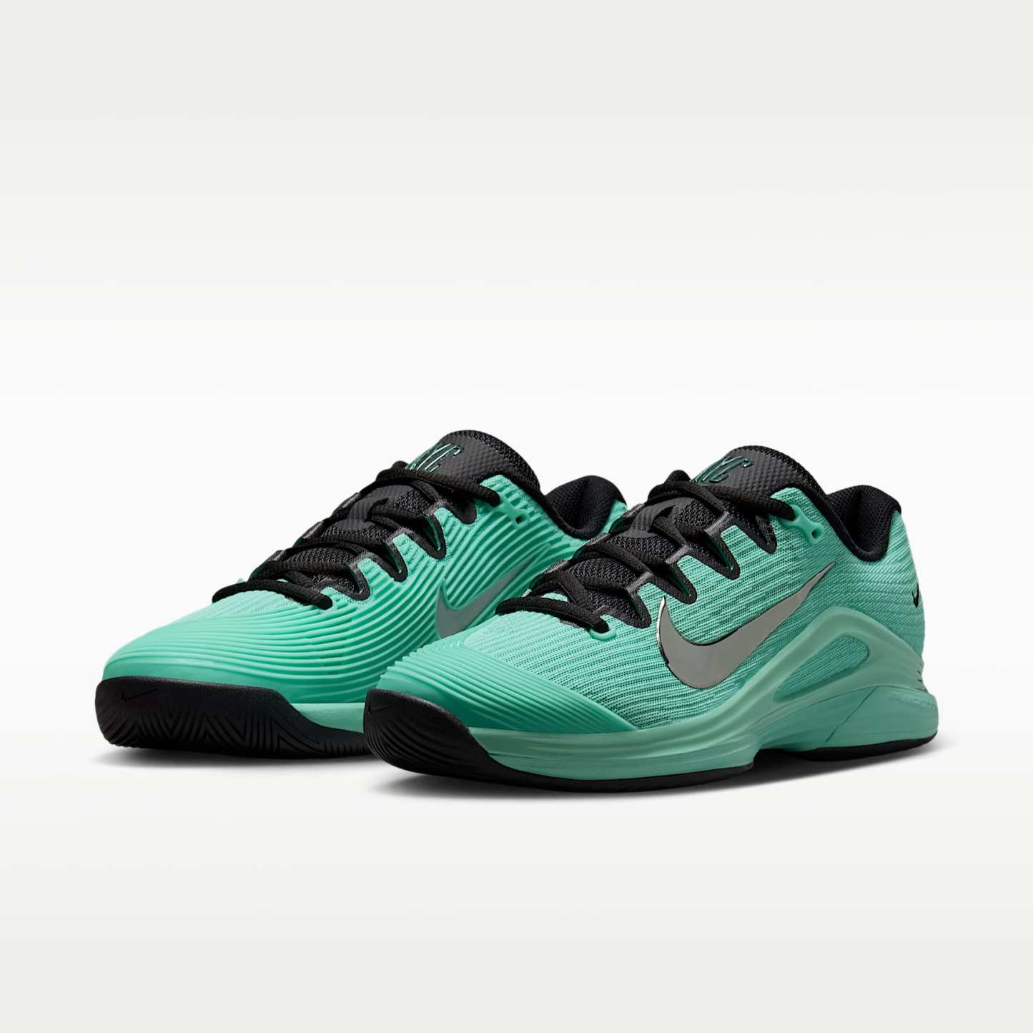 Nike Vapor 12 PRM Tennisschuh für Hartplätze (Damen) – Mint/Schwarz/Metallic Silver