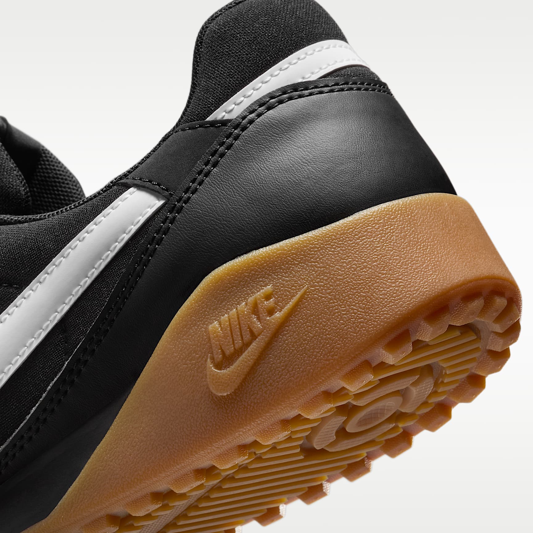 Nike Terra Manta Schuh (Herren) – Schwarz/Gum Light Brown/Weiß