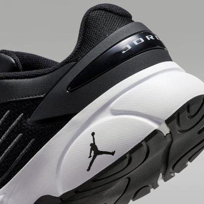 Jordan Trunner Flow Schuhe (Herren) – Schwarz/Anthracite/Weiß