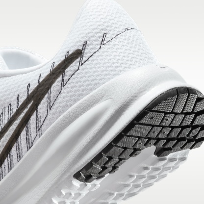 Nike Run Defy Straßenlaufschuh (Damen) – Weiß/Smoke Grey/Schwarz